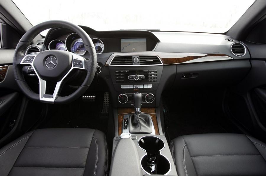  Mercedes-Benz C350 4Matic 2012 года  (фото 18 из 29)